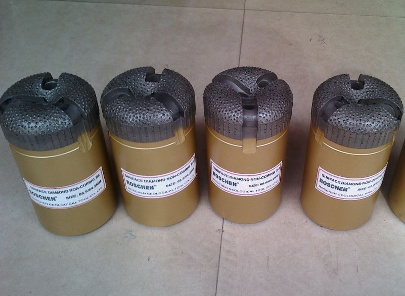 bề mặt đặt l&otilde;i kim cương bit